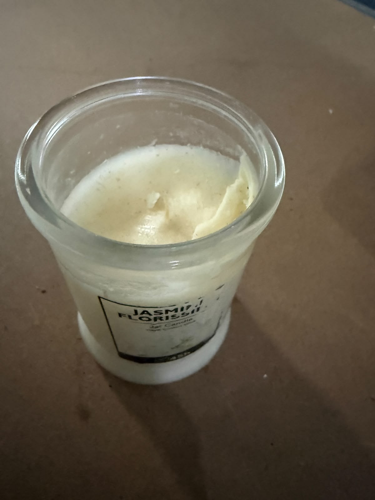 HomeCentre : Essentials : Scented Glass Jar Candle (Slightly Damage)
